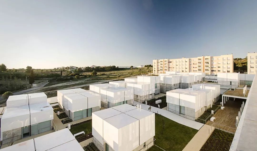 Portual Concrete House 葡萄牙混凝土建築  老年人住宅複合設施／Guedes Cruz Arquitectos