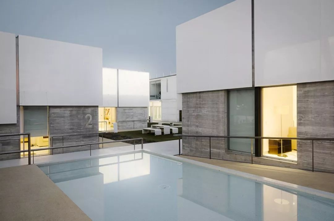 Portual Concrete House 葡萄牙混凝土建築  老年人住宅複合設施／Guedes Cruz Arquitectos