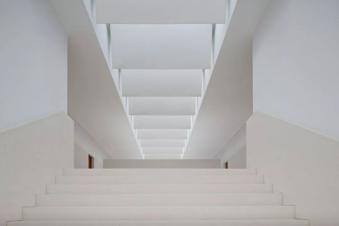Portual Concrete House 葡萄牙混凝土建築 Melgaço體育學校／Pedro Reis Arquitecto