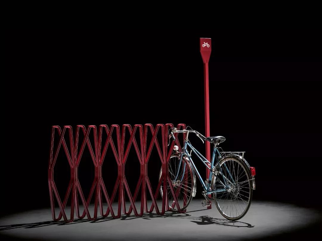 2019德國紅點Red Dot Design Award 「Best of the Best」大獎  8、Stadtmobiliar Arpino OXS設計系列  製造商：Arpino，Luanda, Angola, 葡萄牙 設計：Carlos Pereira，葡萄牙