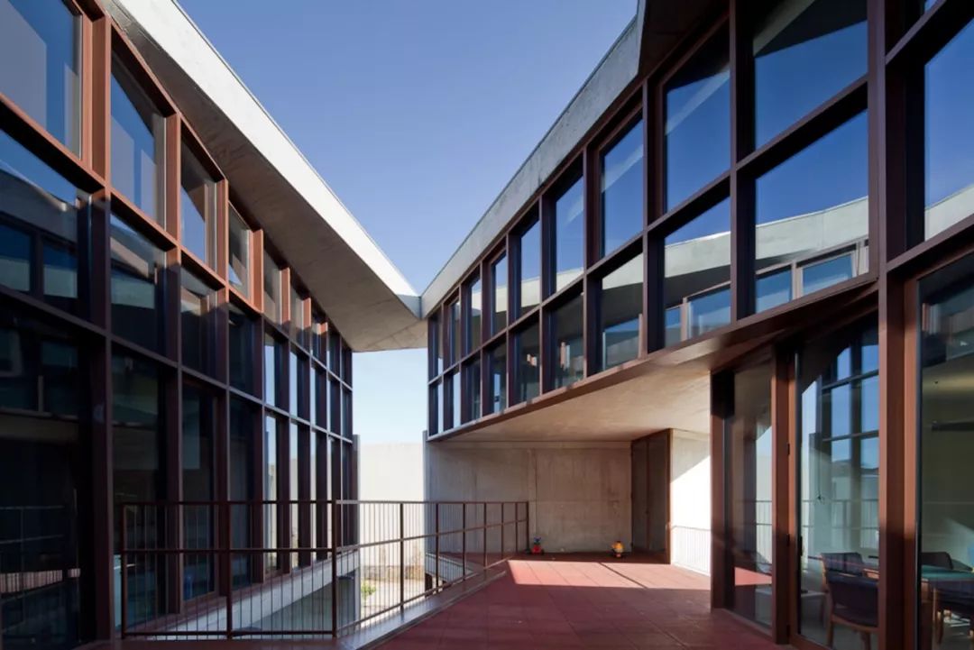 Portual Concrete House 葡萄牙混凝土建築 Brufe Social Center 社區中心／Imago