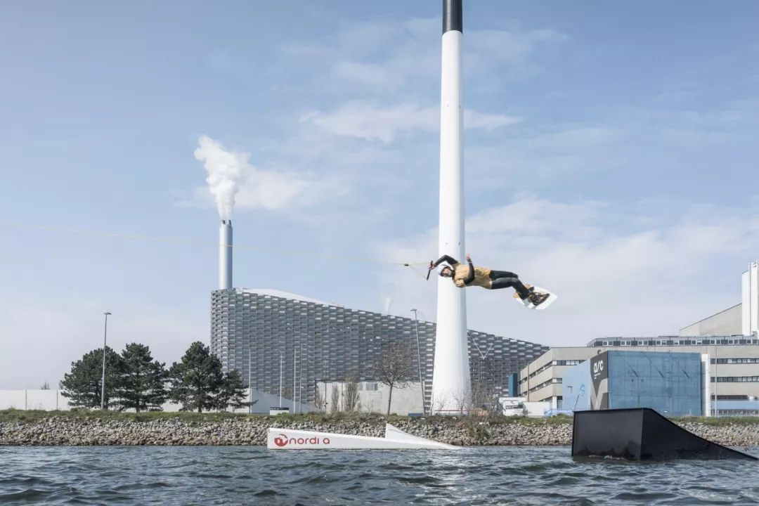 CopenHill Energy Plant Urban Recreation Center哥本哈根CopenHill 新型垃圾焚燒發電廠+滑雪場/BIG