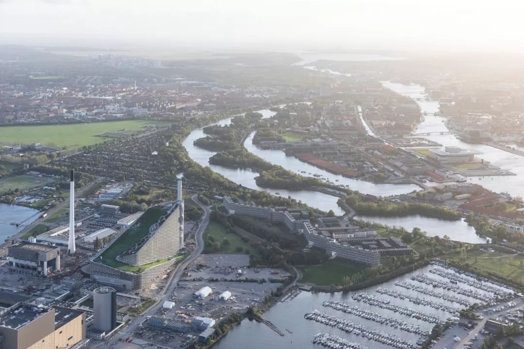 CopenHill Energy Plant Urban Recreation Center哥本哈根CopenHill 新型垃圾焚燒發電廠+滑雪場／BIG