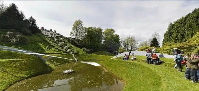 Charles Jencks 於2019年10月13日辭世