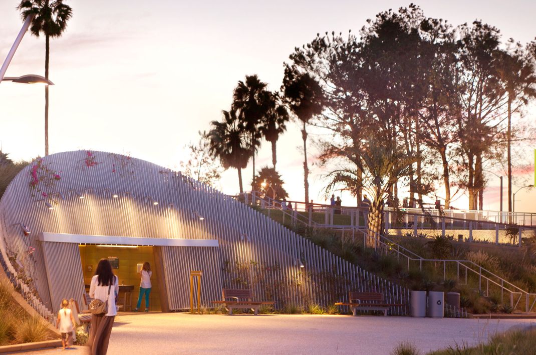 水池，TONGVA PARK, SANTA MONICA, CALIFORNIA 加州聖莫尼卡通瓦公園／James Corner Field Operations