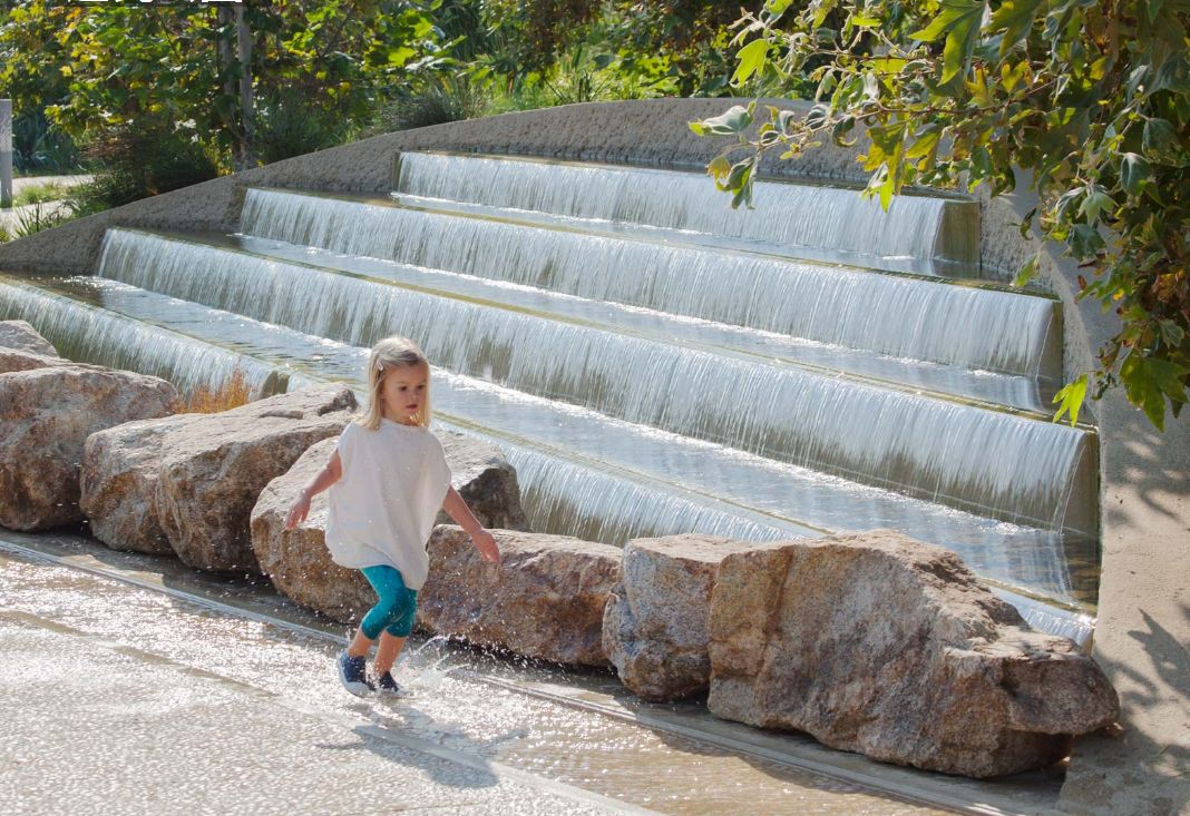 水池，TONGVA PARK, SANTA MONICA, CALIFORNIA 加州聖莫尼卡通瓦公園／James Corner Field Operations