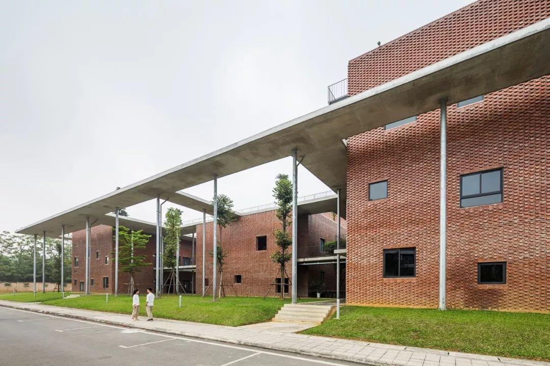 越南電信公司Viettel學院教育中心╱VTN Architects Vo Trong Nghia 武重義建築師事務所