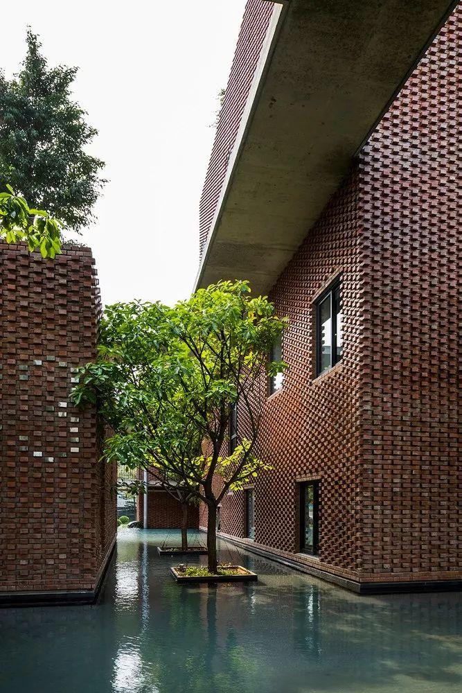 越南電信公司Viettel學院教育中心╱VTN Architects Vo Trong Nghia 武重義建築師事務所