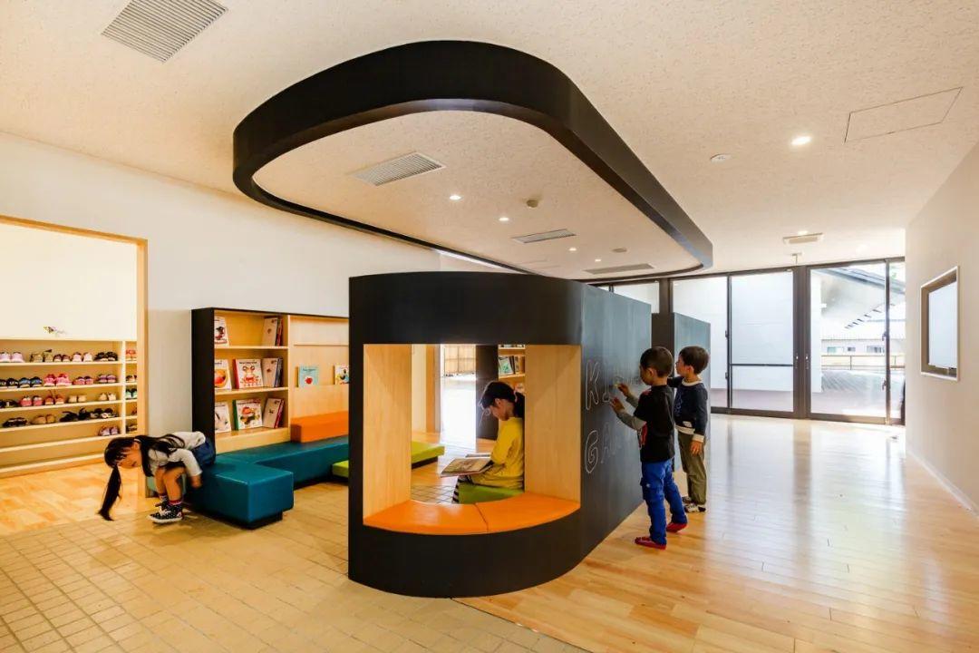 兒童閱讀空間，日本九州都城市 MRN幼兒園╱HIBINOSEKKEI 日比野設計 + Youji no Shiro
