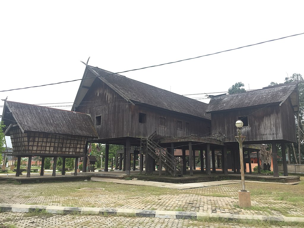 婆羅洲原住民達雅族的傳統建築 Rumah Betang
