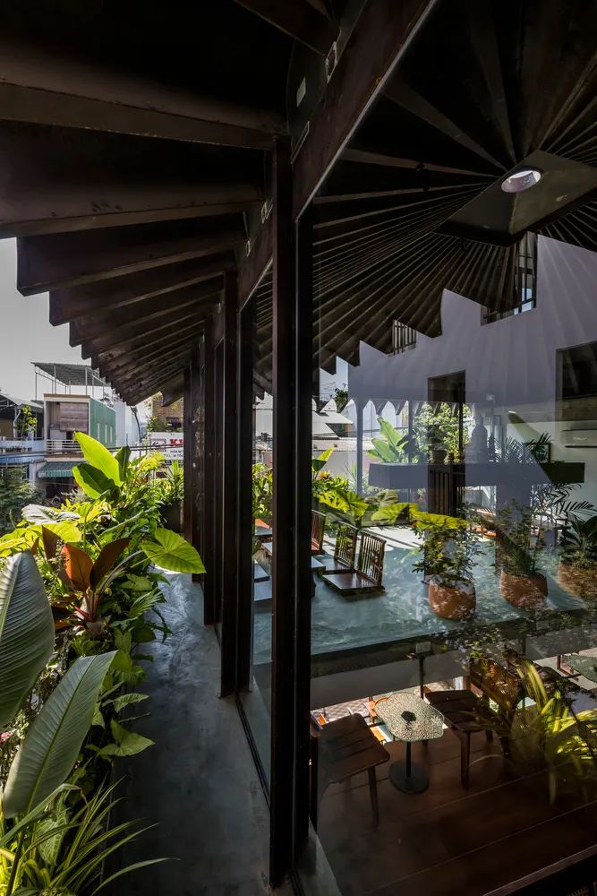 老房改裝的咖啡廳，越南峴港市Namra Coffee╱D1 Architectural Studio