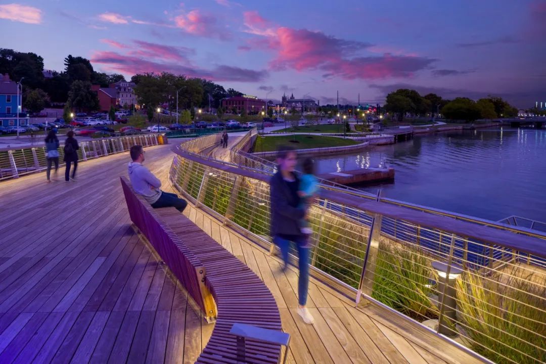 彎曲人行步橋，將被切斷的串連城市空間的景觀人行步橋╱Buro Happold ＋ inFORM Studio