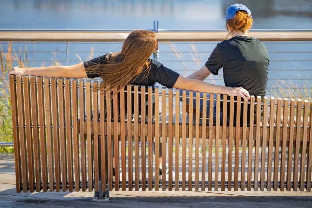 彎曲人行步橋，將被切斷的串連城市空間的景觀人行步橋╱Buro Happold ＋ inFORM Studio