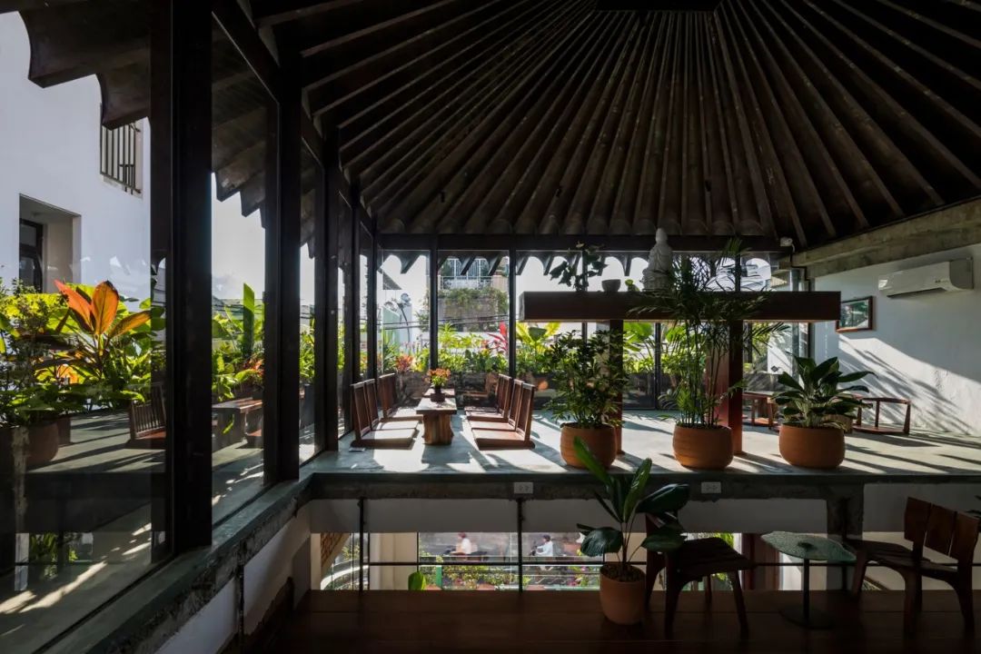 老房改裝的咖啡廳，越南峴港市Namra Coffee╱D1 Architectural Studio