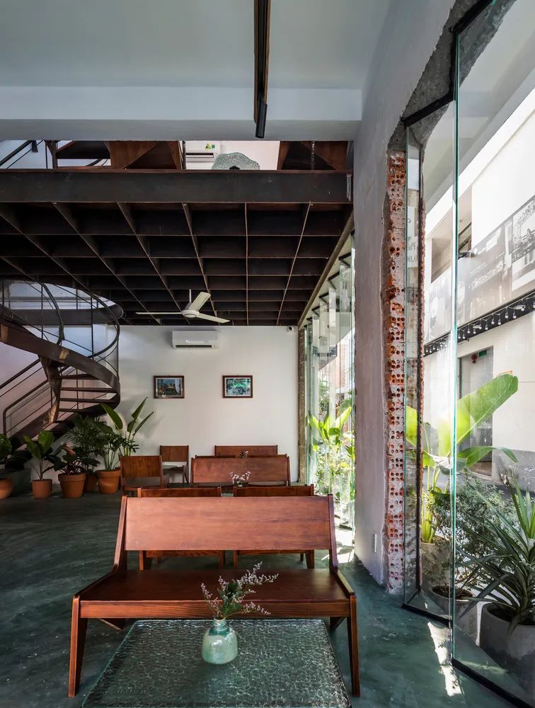 老房改裝的咖啡廳，越南峴港市Namra Coffee╱D1 Architectural Studio