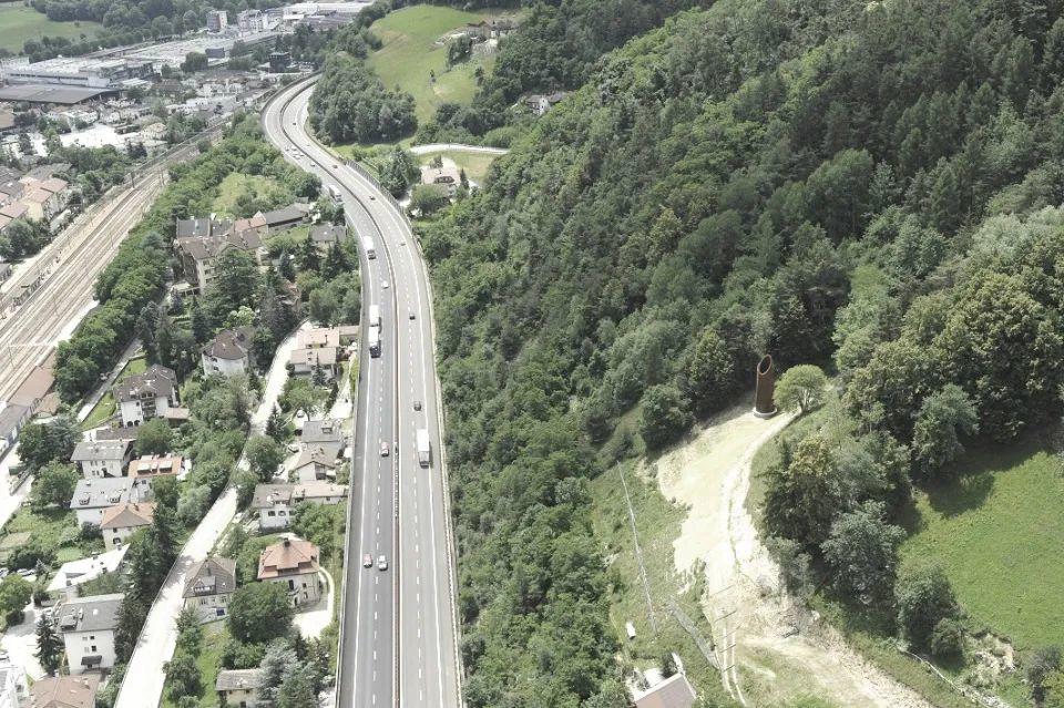 俯瞰A22公路和SS12公路旁的通風筒 ©courtesy of ing. Mario Valdemarin