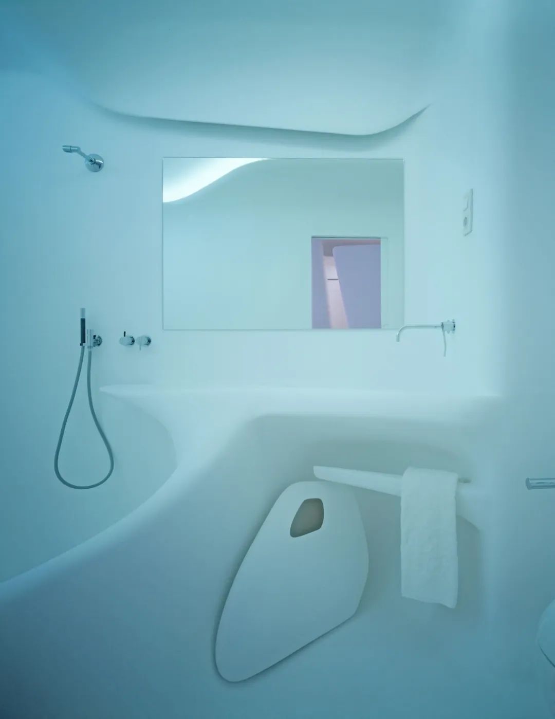 馬德里Puerta America酒店房間室內設計／Zaha Hadid