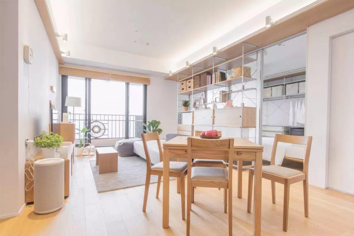 MUJI活用家具作為隔間，界定不同的使用方式。