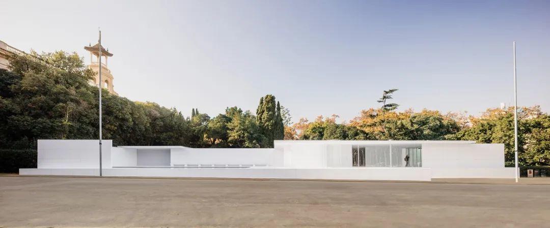  巴塞隆納德國館藝術裝置 Barcelona Pavilion Art Installation