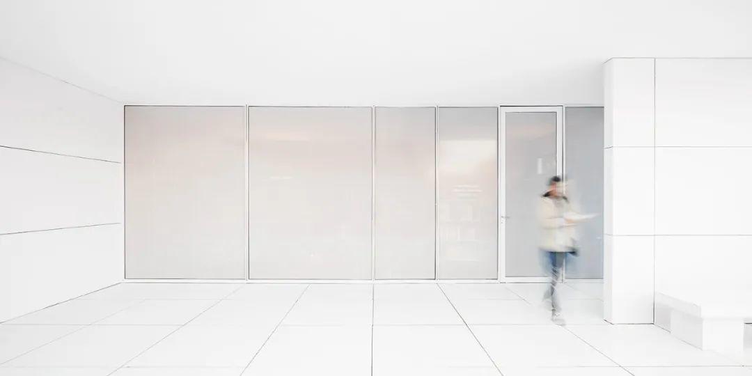  巴塞隆納德國館藝術裝置 Barcelona Pavilion Art Installation