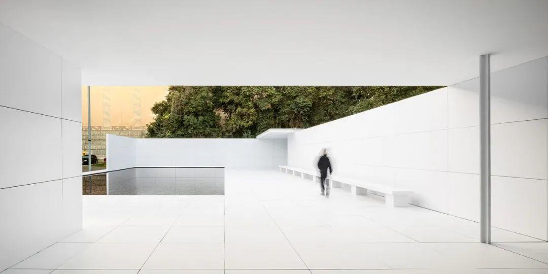  巴塞隆納德國館藝術裝置 Barcelona Pavilion Art Installation