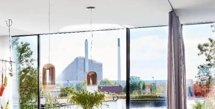 Bjarke Ingels 與他在「SS Ingels」遊艇上的家