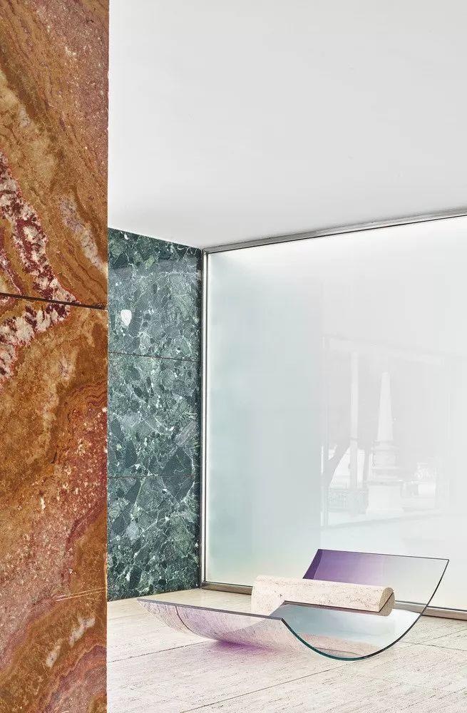  巴塞隆納德國館藝術裝置 Barcelona Pavilion Art Installation