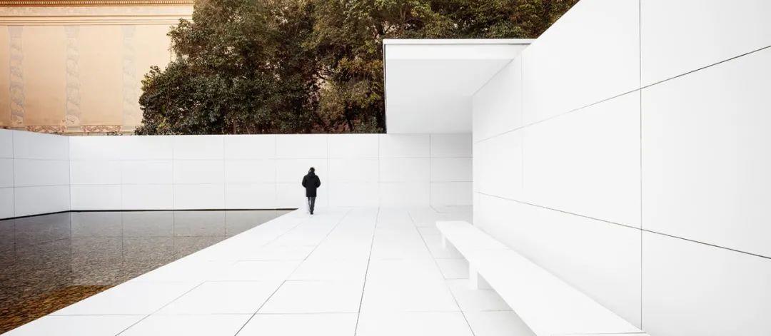  巴塞隆納德國館藝術裝置 Barcelona Pavilion Art Installation