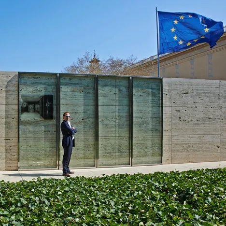  巴塞隆納德國館藝術裝置 Barcelona Pavilion Art Installation