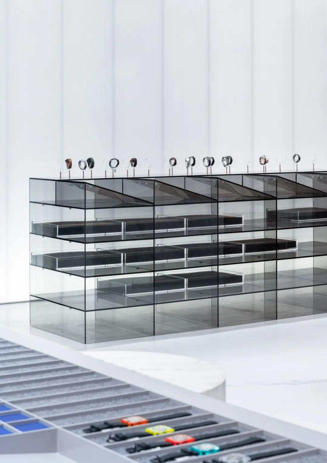 MOMIC 手錶品牌集合店 商空室設／西濤設計工作室