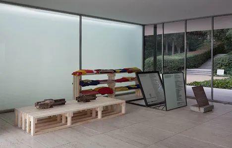  巴塞隆納德國館藝術裝置 Barcelona Pavilion Art Installation