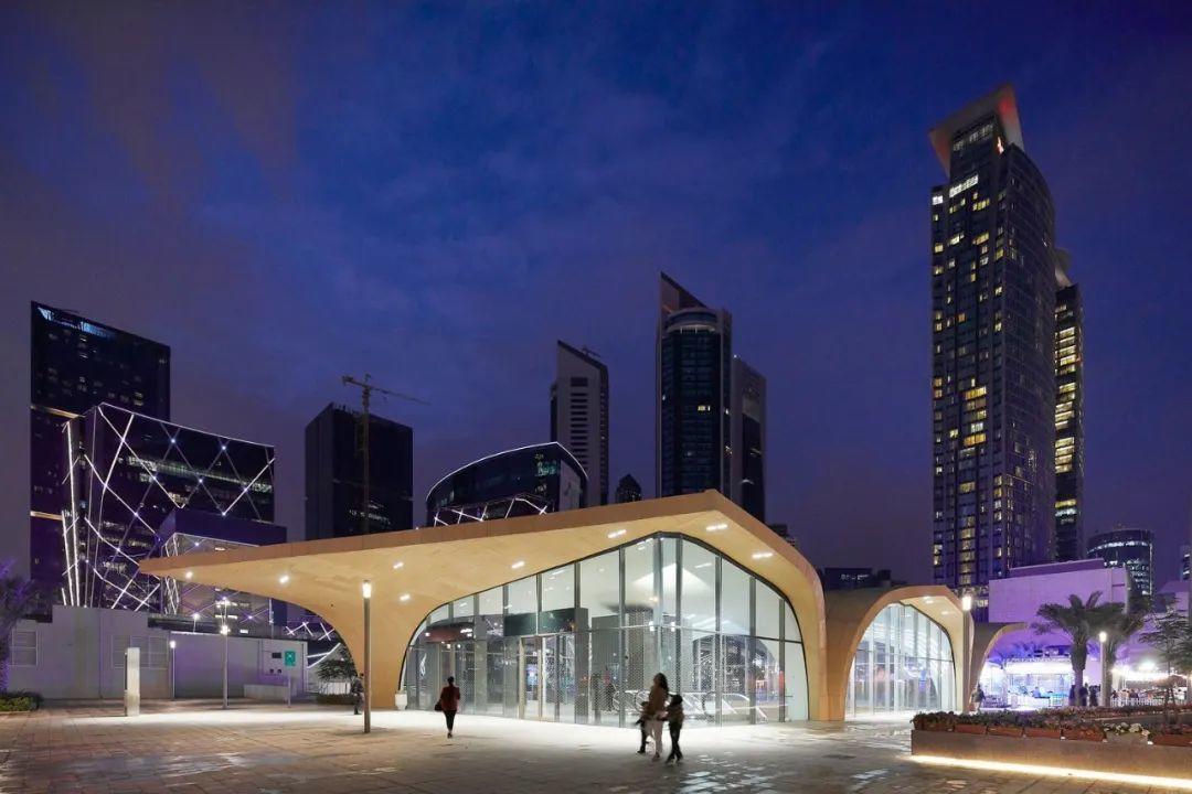 Doha卡達首都杜哈大眾運輸系統，首批地鐵站完工，UNStudio設計