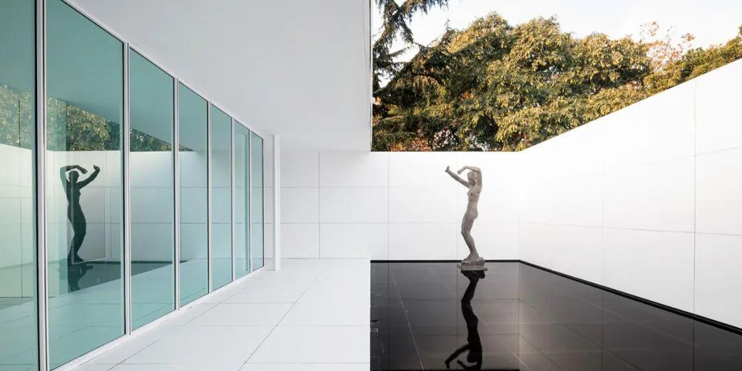  巴塞隆納德國館藝術裝置 Barcelona Pavilion Art Installation