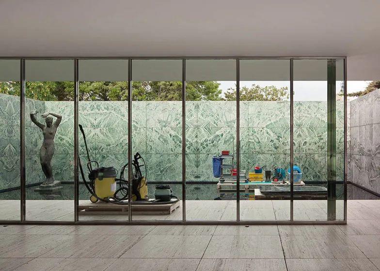  巴塞隆納德國館藝術裝置 Barcelona Pavilion Art Installation