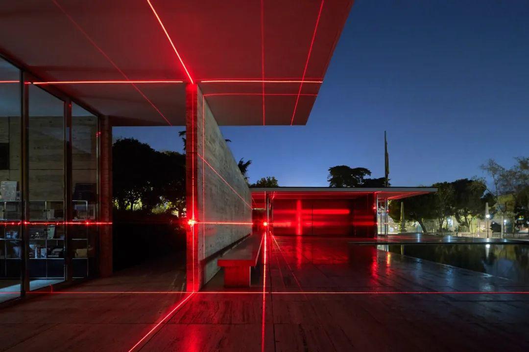  巴塞隆納德國館藝術裝置 Barcelona Pavilion Art Installation