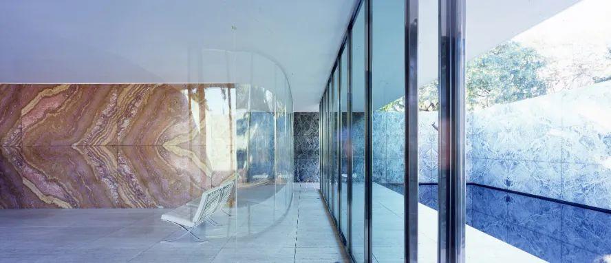  巴塞隆納德國館藝術裝置 Barcelona Pavilion Art Installation