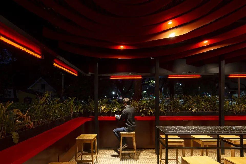 內部空間夜景，阿根廷酒吧Williamsburg Bar／Hitzig Militello Architects