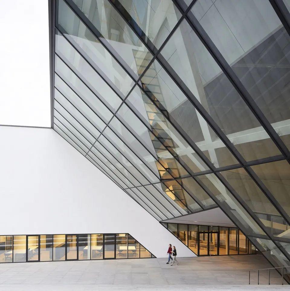 ，立陶宛當代美術館 Lietuvos Lietuva Vilnius MO Modern Art Museum／Studio Daniel Libeskind