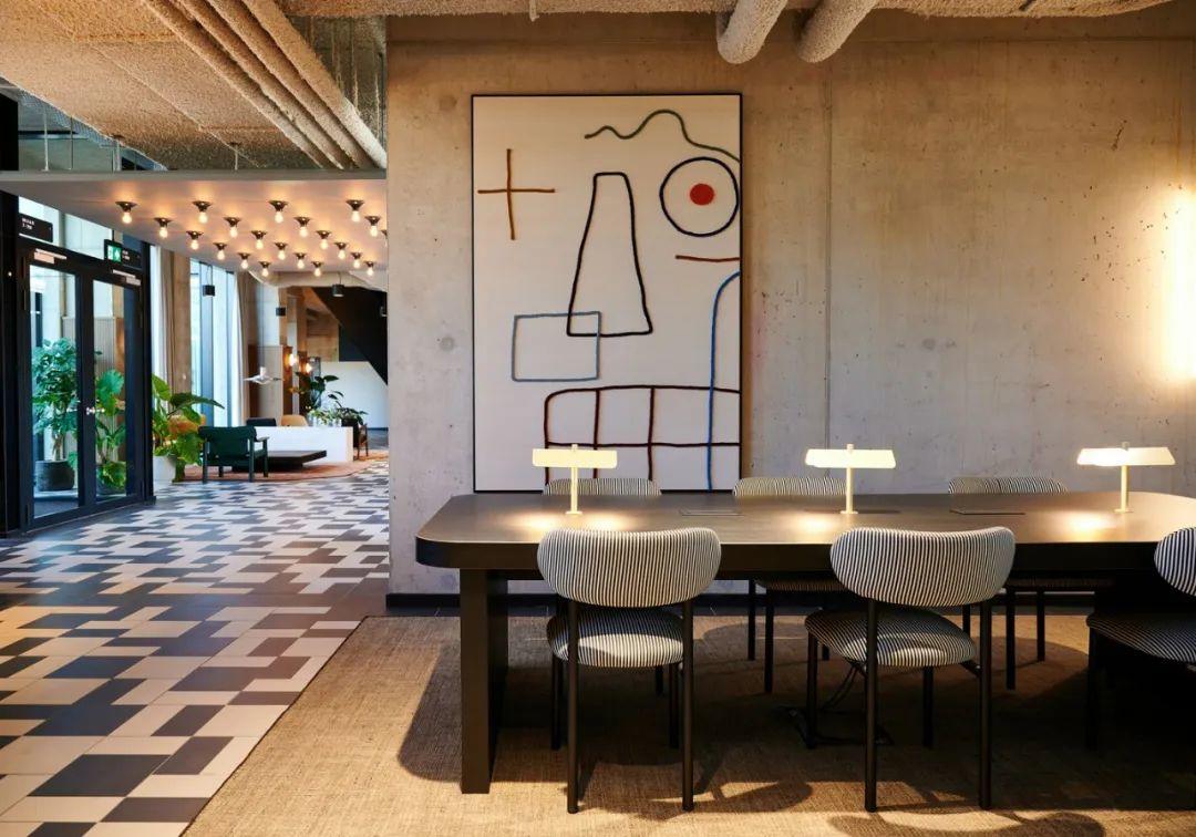 位於地面層的公共空間 荷蘭阿姆斯特丹學生住宅 OurDomain Amsterdam South East／OZ Architects