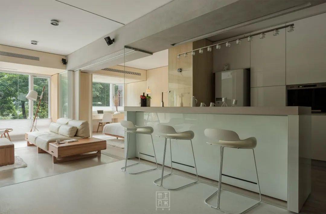 吧檯，邵唯晏自宅