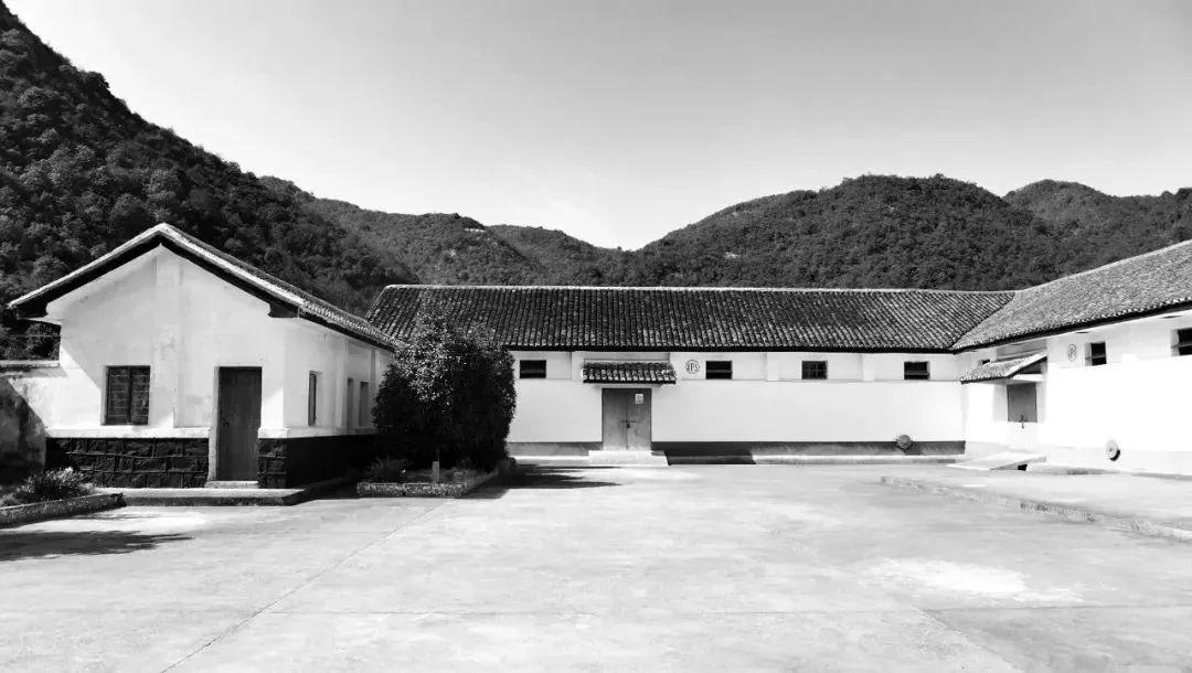 胡陳糧倉度假酒店,在改革開放前,這裡是胡陳鄉主要的糧食儲藏和供應站