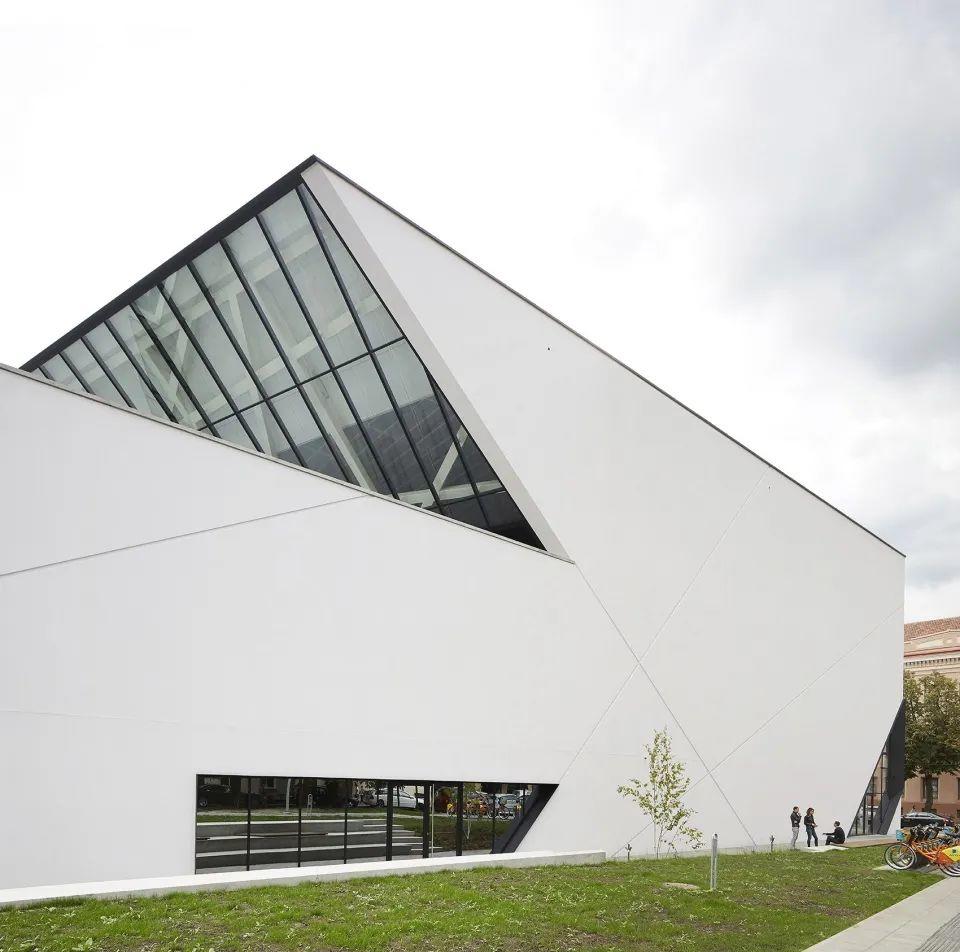 ，立陶宛當代美術館 Lietuvos Lietuva Vilnius MO Modern Art Museum／Studio Daniel Libeskind