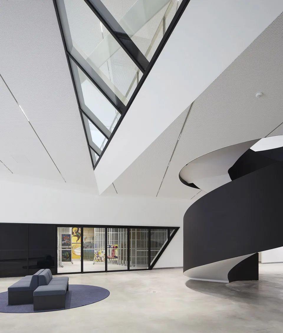 ，立陶宛當代美術館 Lietuvos Lietuva Vilnius MO Modern Art Museum／Studio Daniel Libeskind