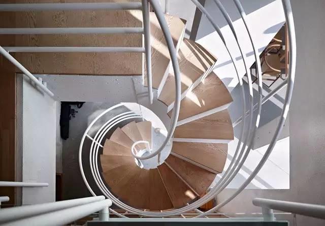 旋轉樓梯 毛屋／毛森江