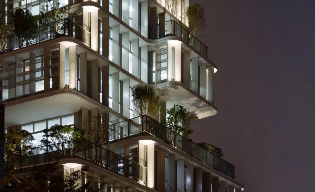 瑞柏盛大樓夜間景觀／開務聯合建築師事務所