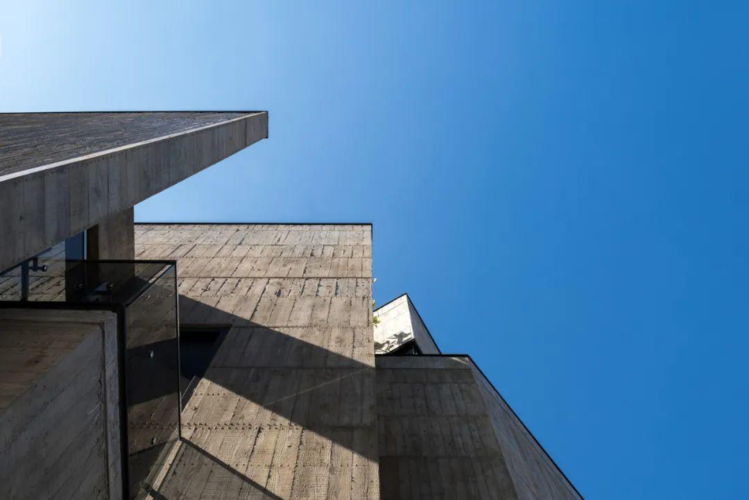 竹模清水混凝土，長群建設「享空間」文化中心 / 冶鑄建築+設計工坊