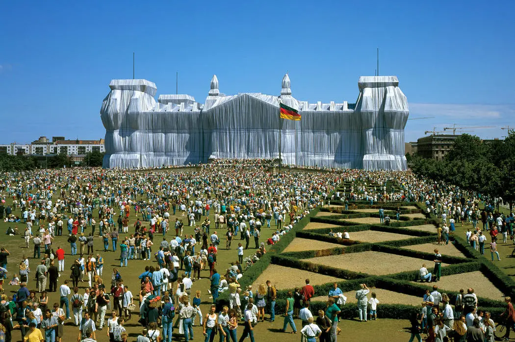 包裹的德國柏林國會大廈 (Wrapped Reichstag)