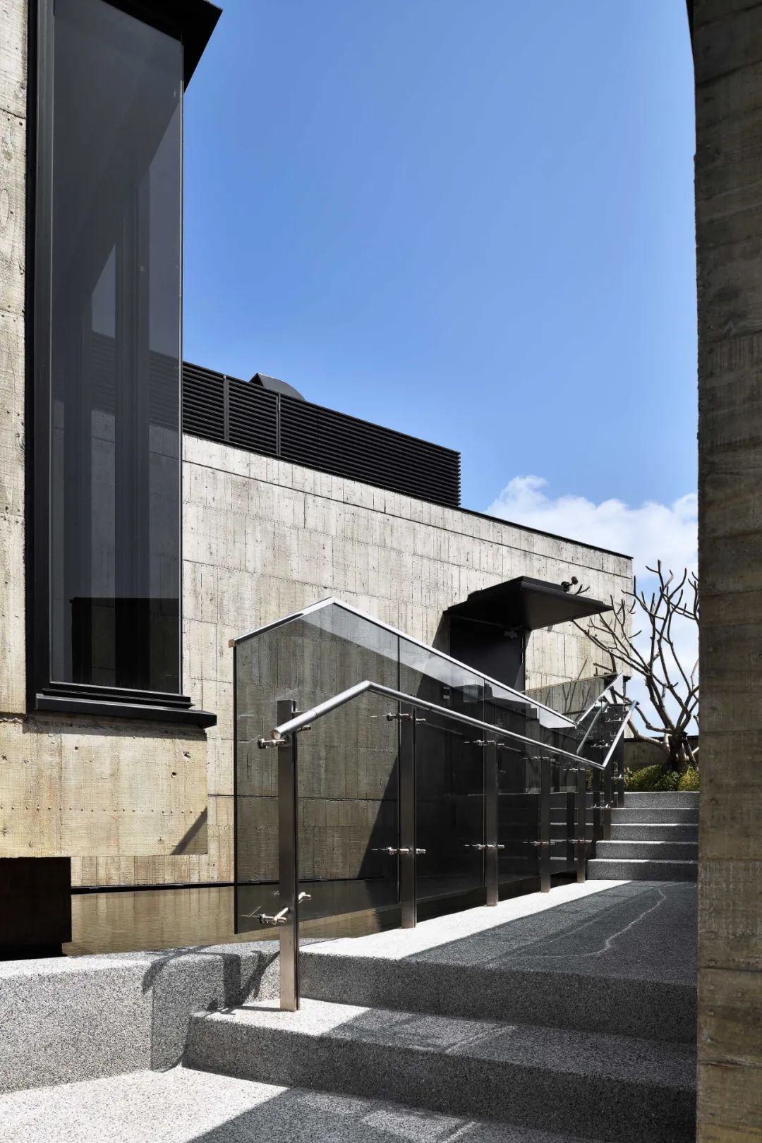 竹模清水混凝土，長群建設「享空間」文化中心 / 冶鑄建築+設計工坊