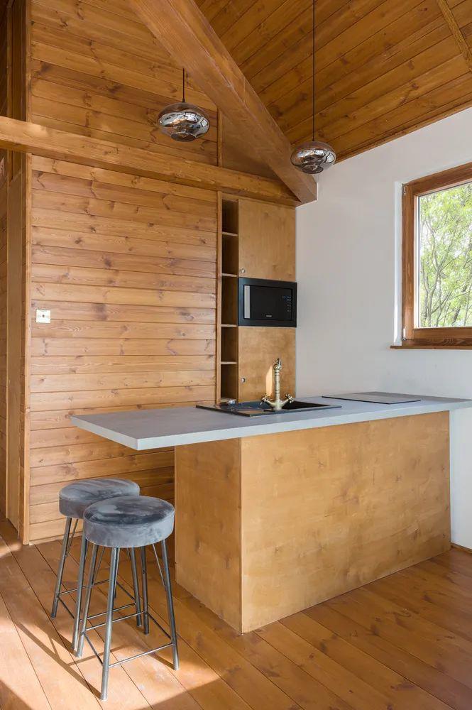 匈牙利度假木屋 木頭小屋 Hungary Wood wooden timber House on 12 Legs／RJZS Architects