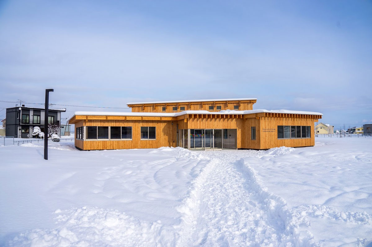 北海道北竜町立やわら保育園／隈研吾